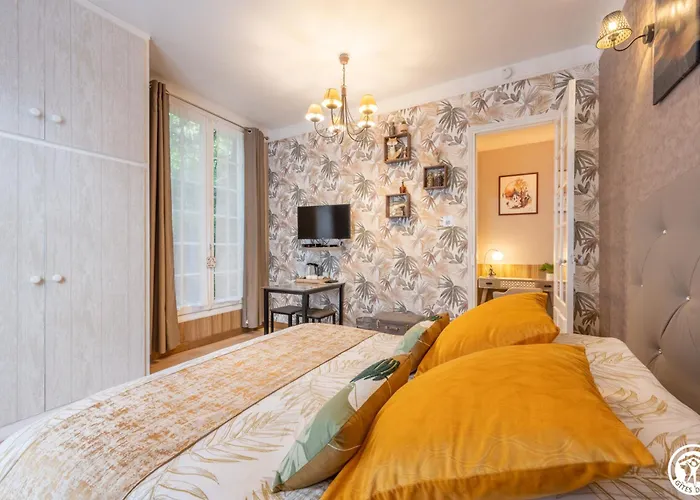 Au Bois Dormant D Hotes Bed & Breakfast